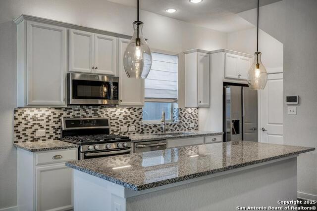 Image 9 of 31 For 211 Courtland Pl E