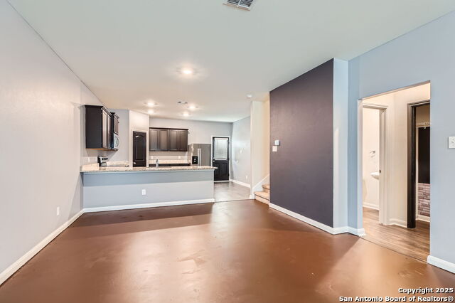 Image 11 of 31 For 11846 Latour Valley