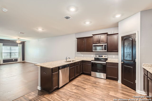 Image 13 of 31 For 11846 Latour Valley