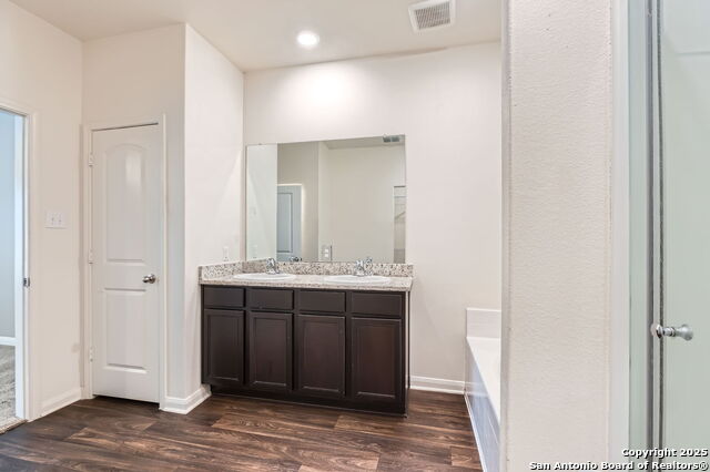 Image 21 of 31 For 11846 Latour Valley