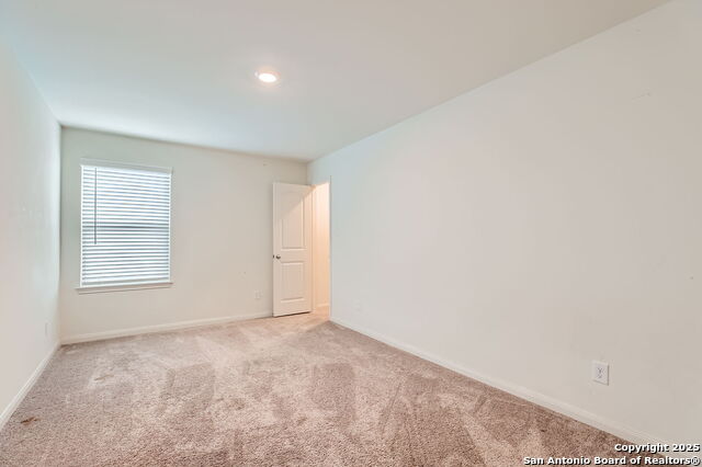 Image 27 of 31 For 11846 Latour Valley