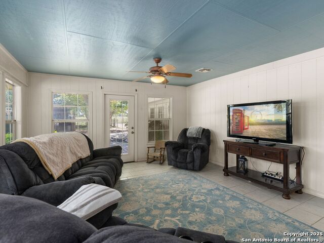 Image 12 of 38 For 530 Buerger