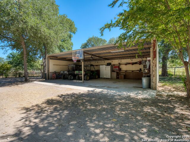 Image 25 of 38 For 530 Buerger