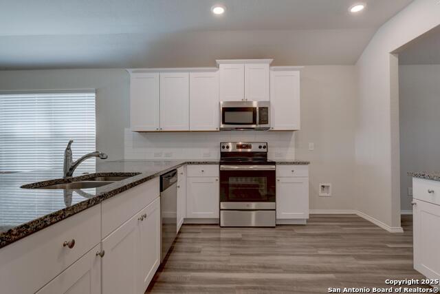 Image 11 of 30 For 242 Holland Park