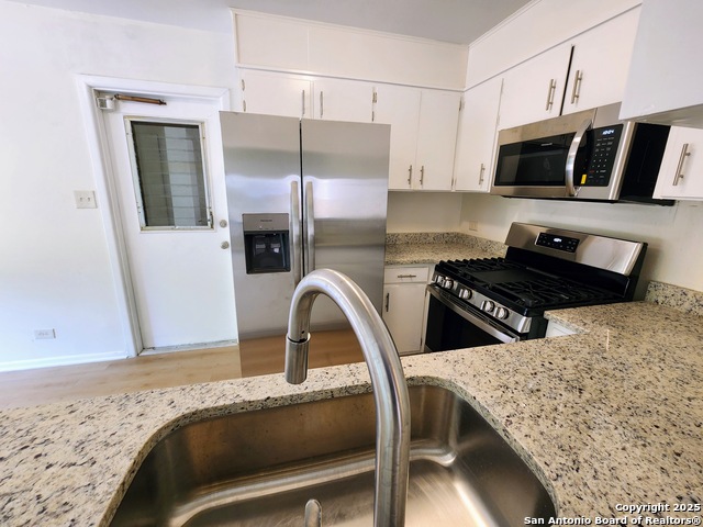 Listing photo id 3 for 6006 Deer Horn