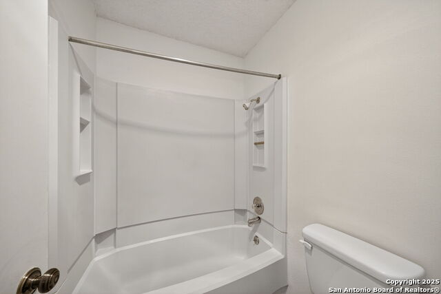 Listing photo id 14 for 7263 Enchanted Flame St