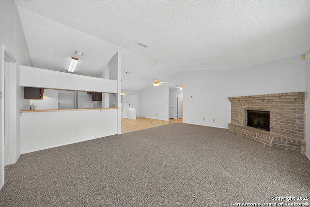 Listing photo id 4 for 7263 Enchanted Flame St