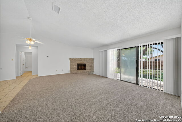 Listing photo id 5 for 7263 Enchanted Flame St