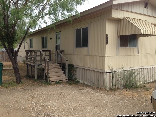 Details for 509 Elm  , Jourdanton, TX 78026