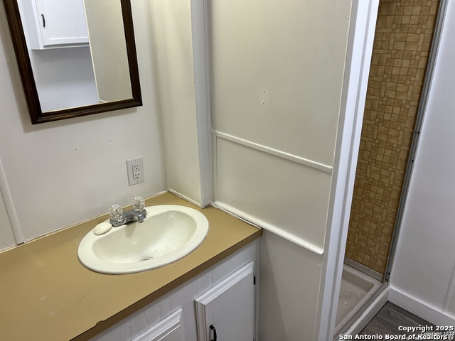 Image 6 of 10 For 509 Elm  