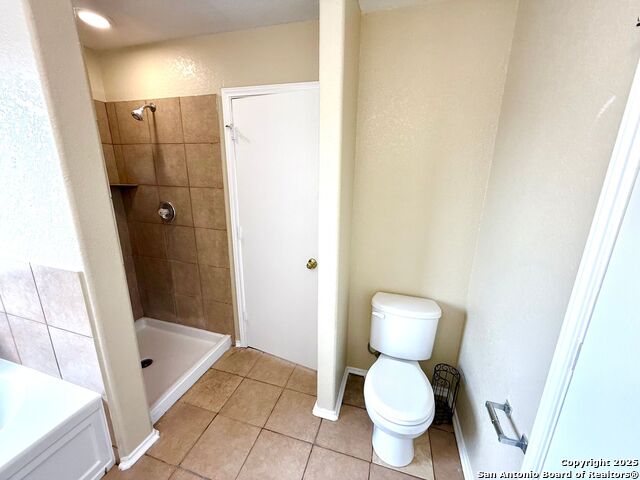 Image 34 of 42 For 6611 Hartnet Flds