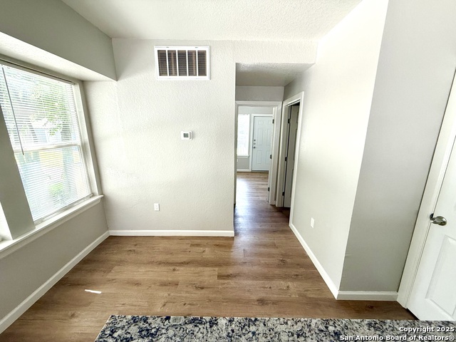 Image 11 of 19 For 2422 Commerce W 1