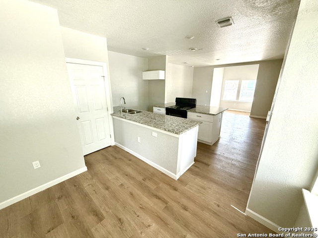 Image 12 of 19 For 2422 Commerce W 1