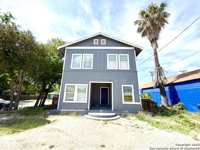 Image 2 of 19 For 2422 Commerce W 1