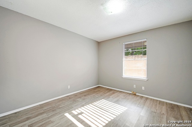 Image 14 of 19 For 2105 Darwin Dr