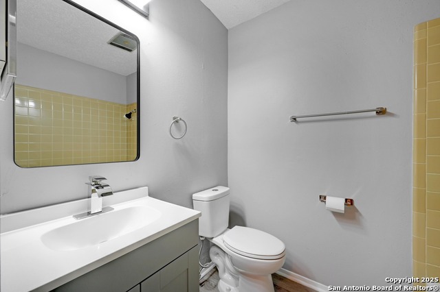 Image 16 of 19 For 2105 Darwin Dr