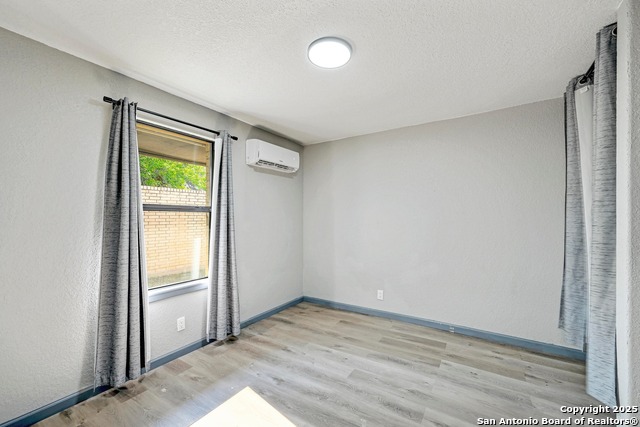 Image 21 of 27 For 2107 Darwin Dr