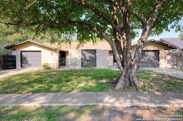 Image 3 of 27 For 2107 Darwin Dr