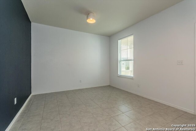 Image 5 of 21 For 7810 Sycamore Hills