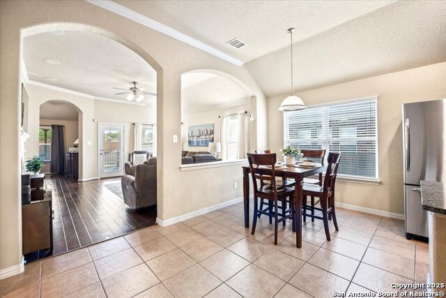 Listing photo id 11 for 11830 Jasmine Way