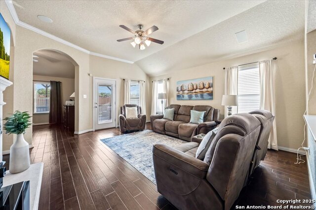 Listing photo id 14 for 11830 Jasmine Way