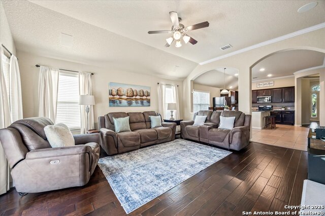 Listing photo id 15 for 11830 Jasmine Way