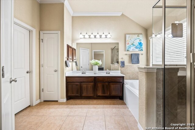 Listing photo id 21 for 11830 Jasmine Way