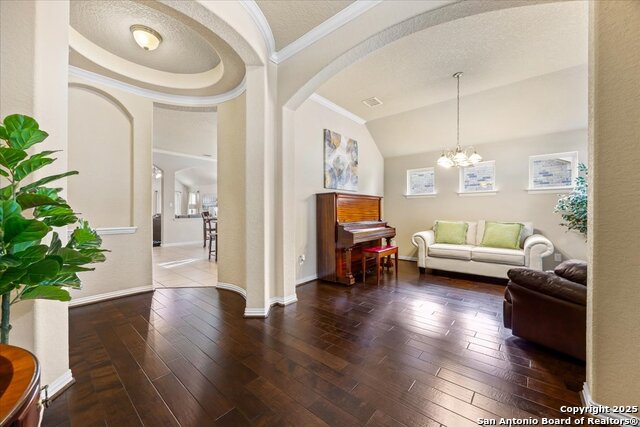 Listing photo id 2 for 11830 Jasmine Way