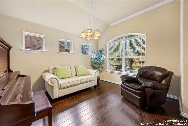 Listing photo id 4 for 11830 Jasmine Way