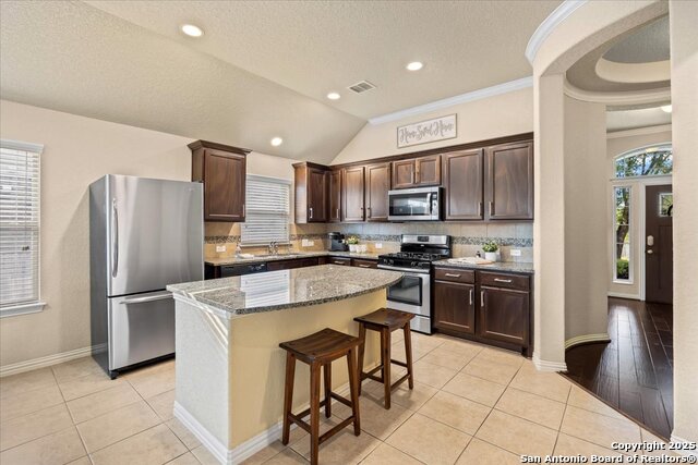Listing photo id 7 for 11830 Jasmine Way