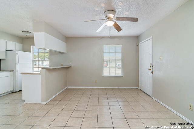 Image 2 of 7 For 812 W Olmos Dr