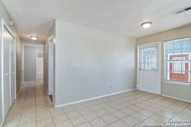 Image 6 of 7 For 812 W Olmos Dr