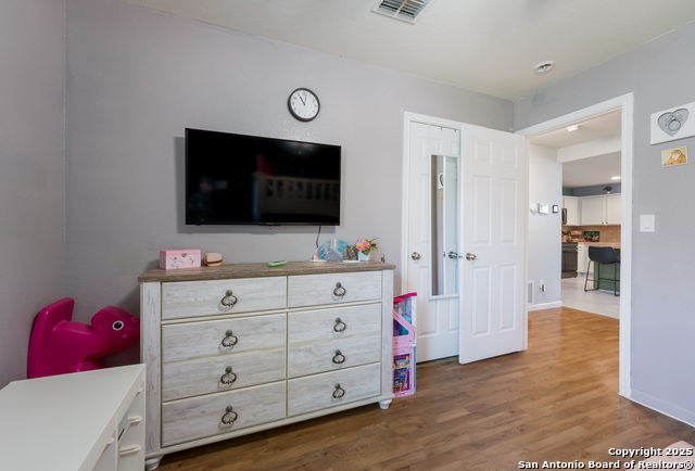 Image 29 of 34 For 9411 Hanover Sky