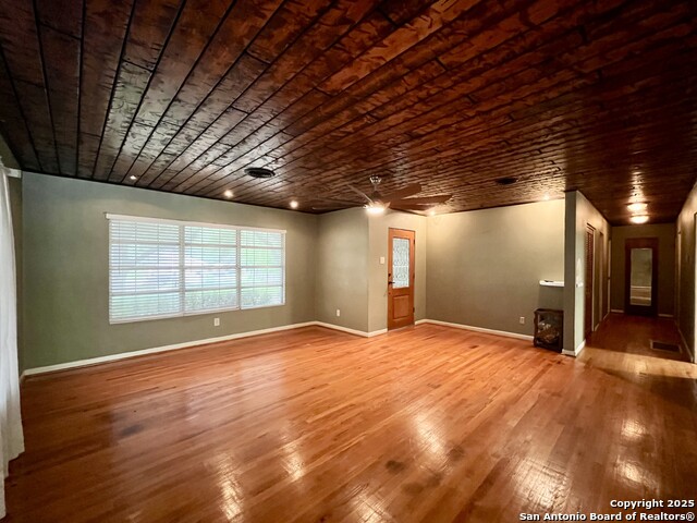 Image 12 of 49 For 1305 San Jacinto St