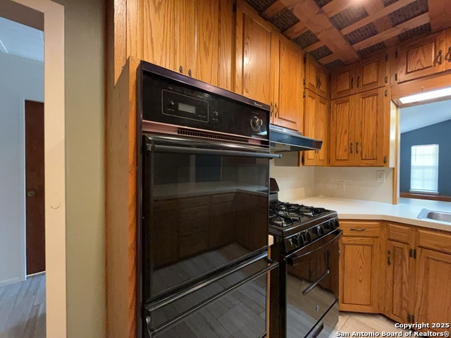 Image 16 of 49 For 1305 San Jacinto St