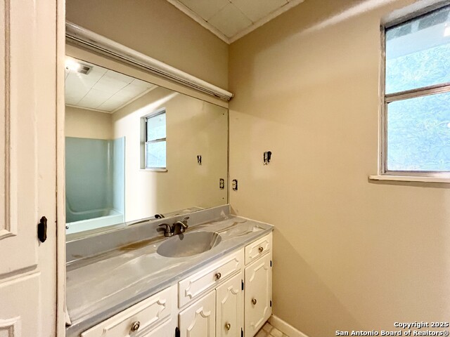 Image 28 of 49 For 1305 San Jacinto St