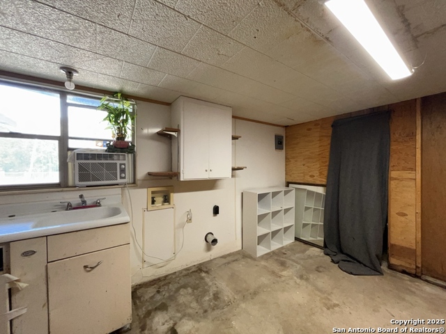 Image 36 of 49 For 1305 San Jacinto St