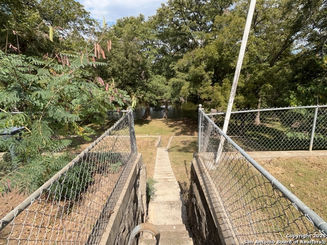 Image 42 of 49 For 1305 San Jacinto St