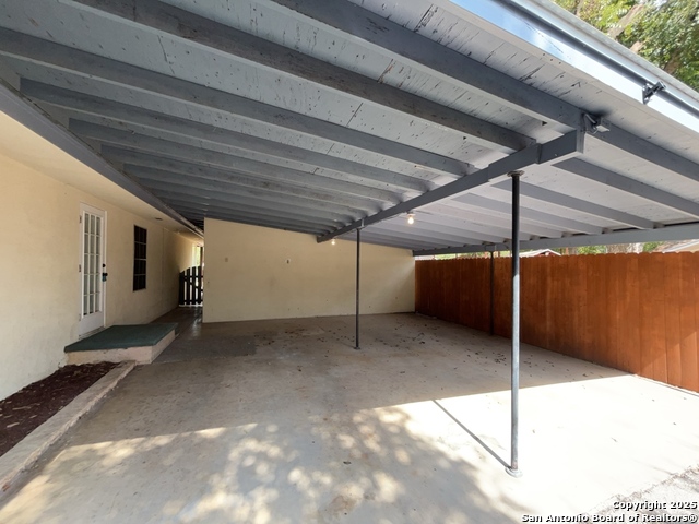 Image 43 of 49 For 1305 San Jacinto St