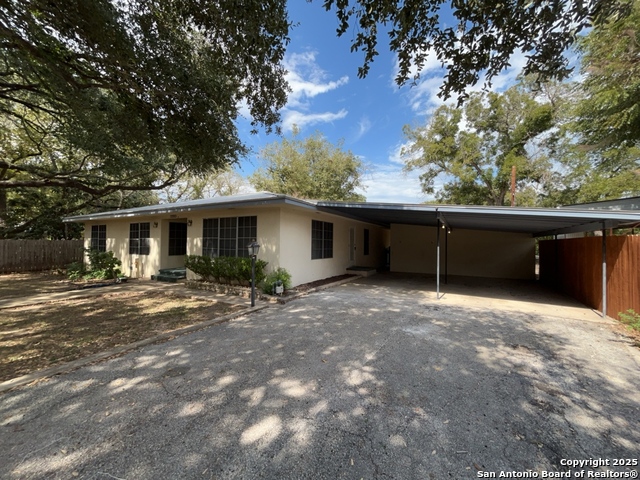 Image 44 of 49 For 1305 San Jacinto St