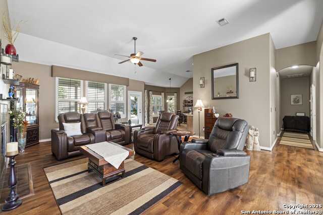 Image 15 of 26 For 1809 Mountain Laurel