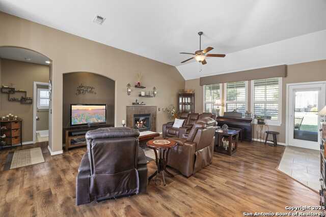 Image 8 of 26 For 1809 Mountain Laurel