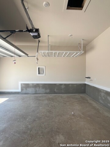 Image 3 of 6 For 7230 Walker Loop
