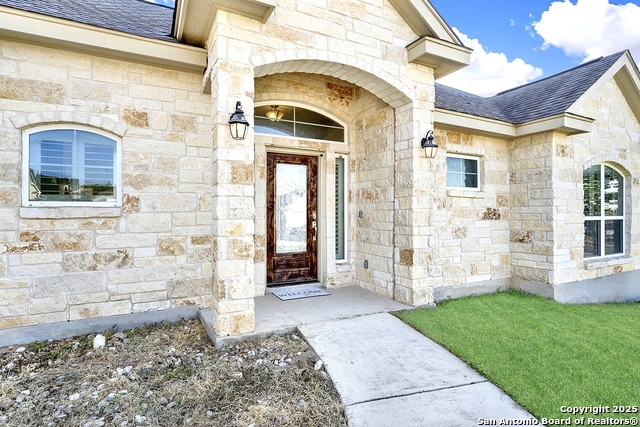 Image 2 of 32 For 113 Ridgecrest