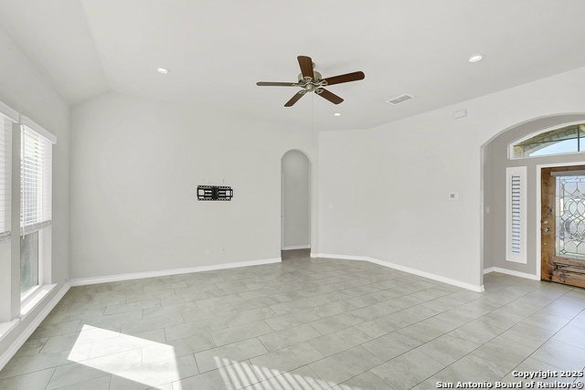 Image 3 of 32 For 113 Ridgecrest