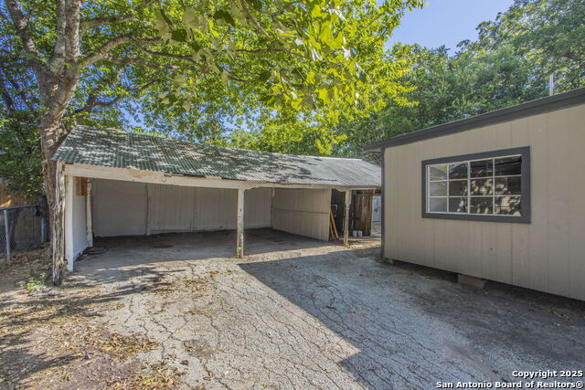 Listing photo id 21 for 116 Weinert W
