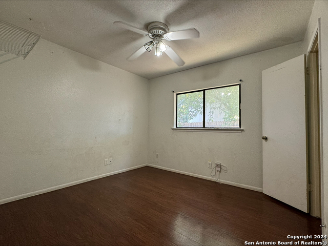 Listing photo id 10 for 14319 Bromley Pl