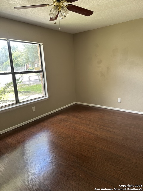 Listing photo id 11 for 14319 Bromley Pl