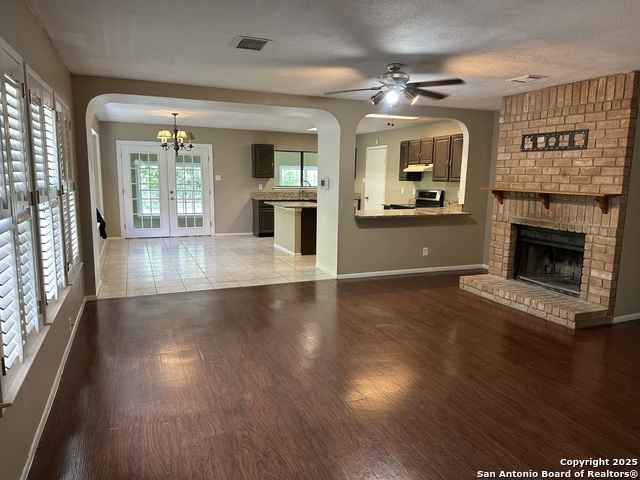 Listing photo id 5 for 14319 Bromley Pl