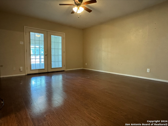 Listing photo id 7 for 14319 Bromley Pl
